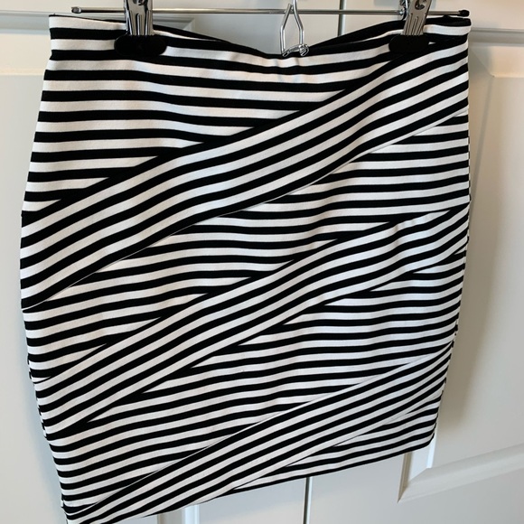 Black and white striped bandage style skirt. - Picture 1 of 6
